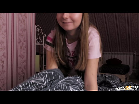 ❤️ بلونڈی نے اپنے BFF کو گہرائی سے چوس لیا اور اس کے منہ میں سہہ لیا۔ مقعد ویڈیو پر ur.porno-filmy.ru ❌❤